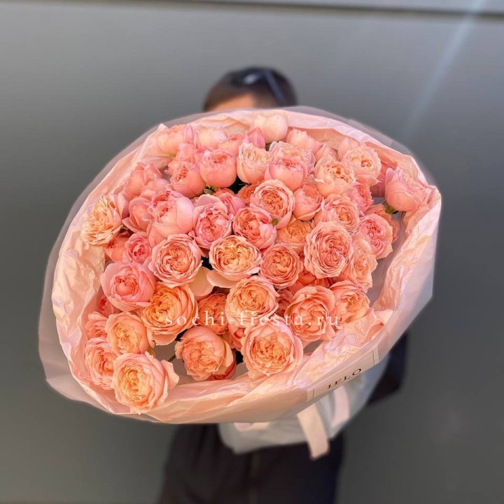 Букет из 21 пионовидной розы Джульетта в Саратове