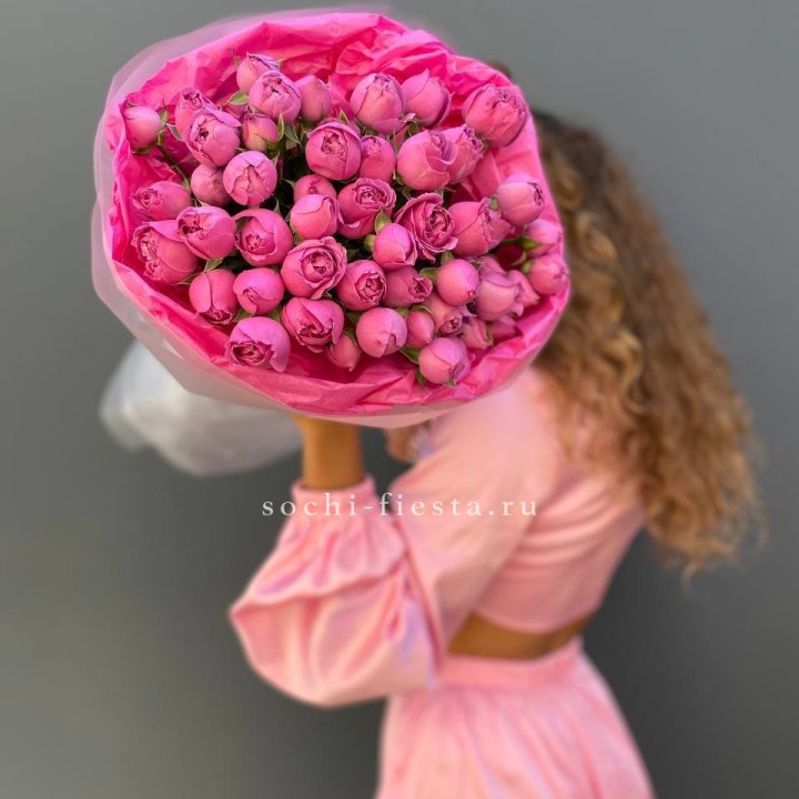 Букет из пионовидных роз  в Саратове