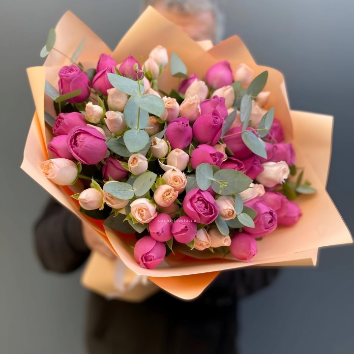 Букет кустовых роз Тендернес в Саратове