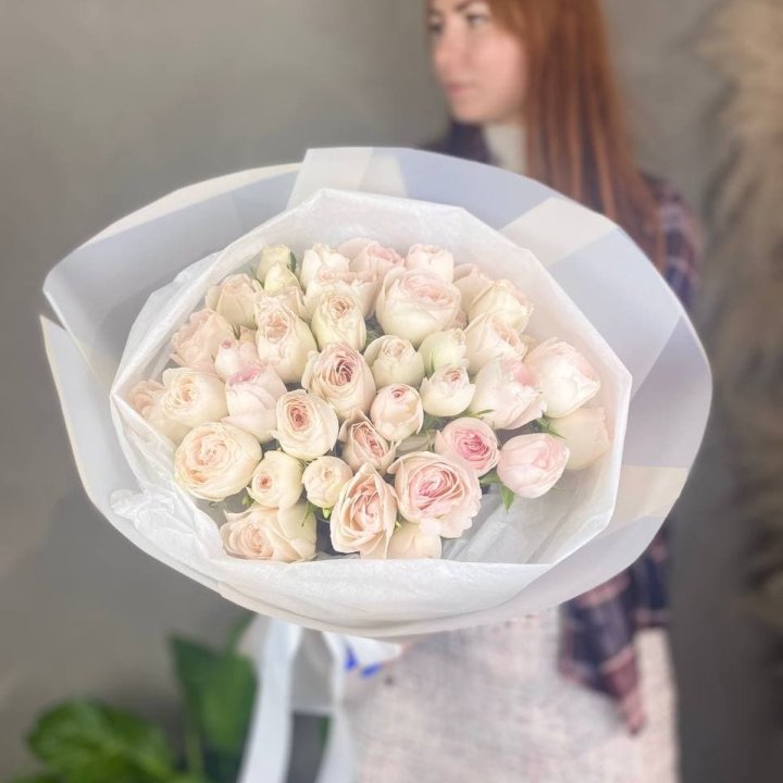 Букет кустовых роз в Саратове