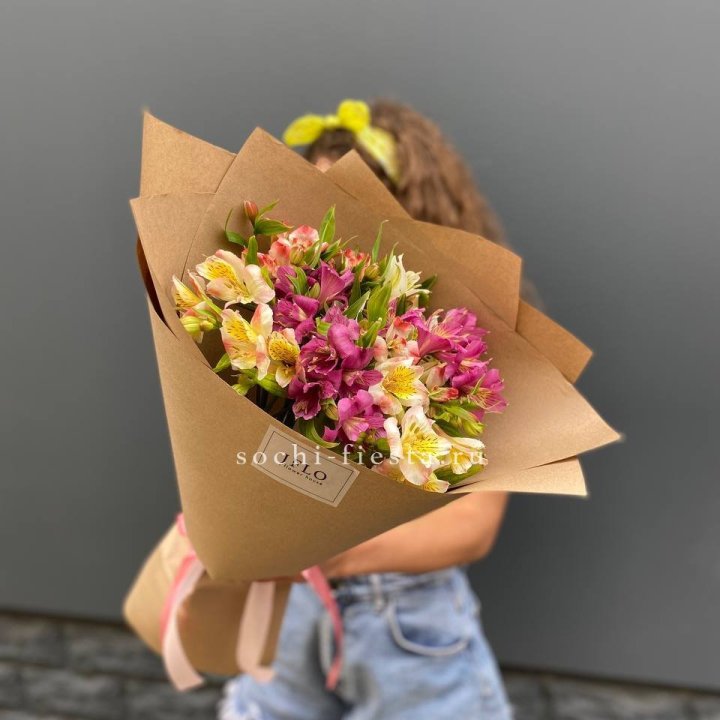 Альстромерии в крафте в Саратове