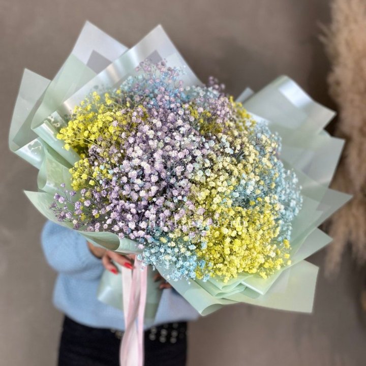 Букет радужных гипсофил в Саратове