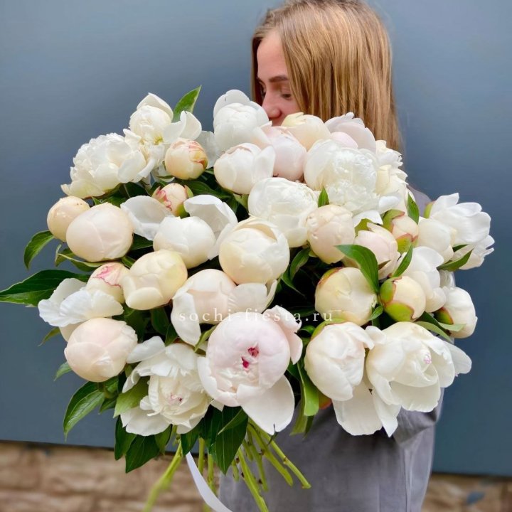 Охапка пионов в Саратове