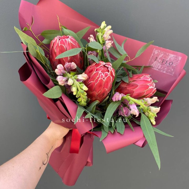 Букет из протеи "Квин" в Саратове