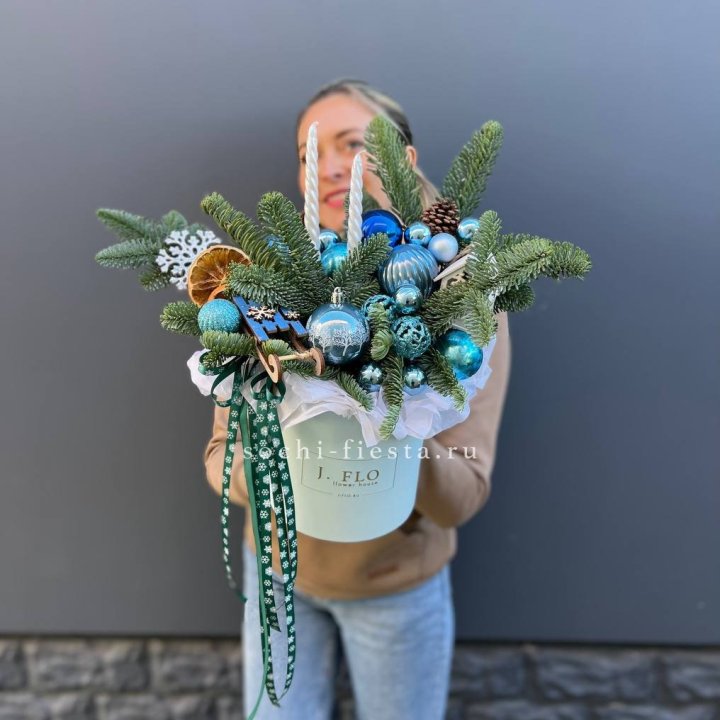 Композиция "Мери крисмас блю" в Саратове