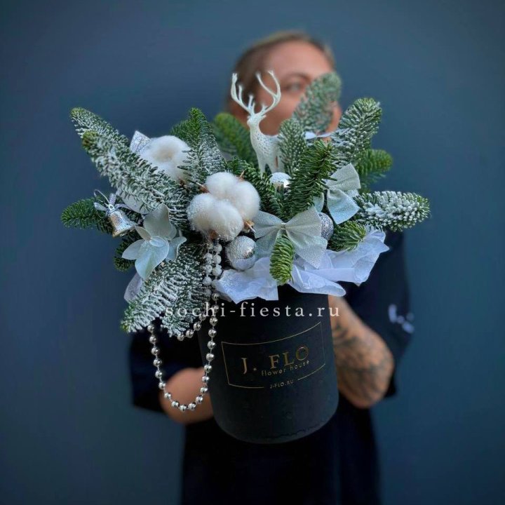 Композиция "Мери крисмас" в Саратове