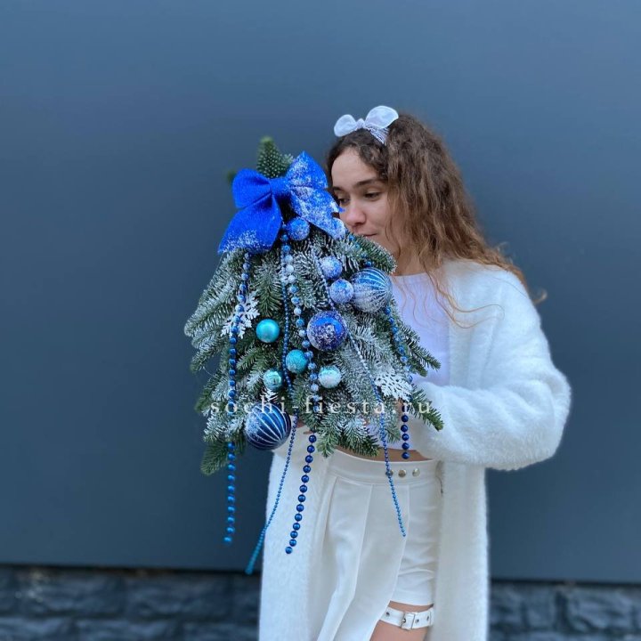 Новогодняя елочка "Блю" в Саратове