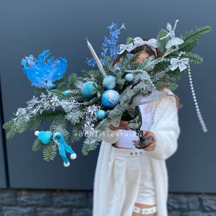 Композиция в бокале голубая в Саратове