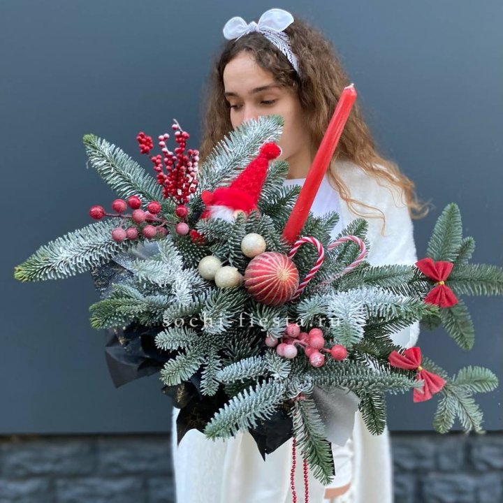 Композиция в бокале красная в Саратове