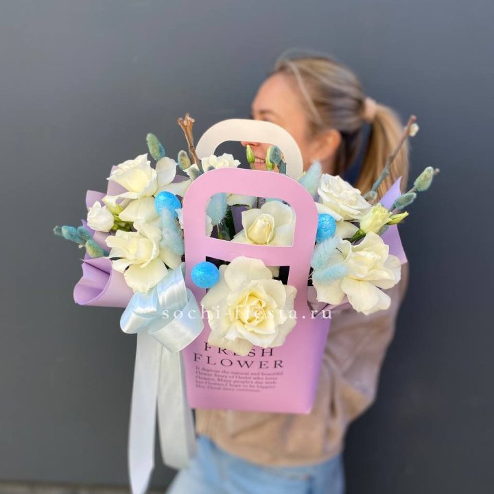 Цветочная сумочка "Пасхальная композиция" в Саратове