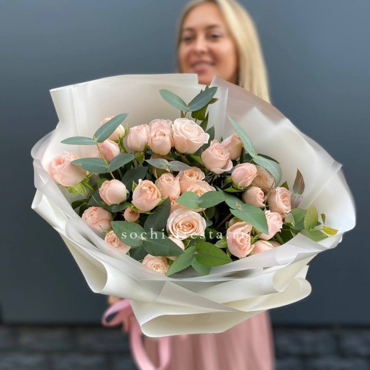 Букет кустовых роз "Фреш" в Саратове