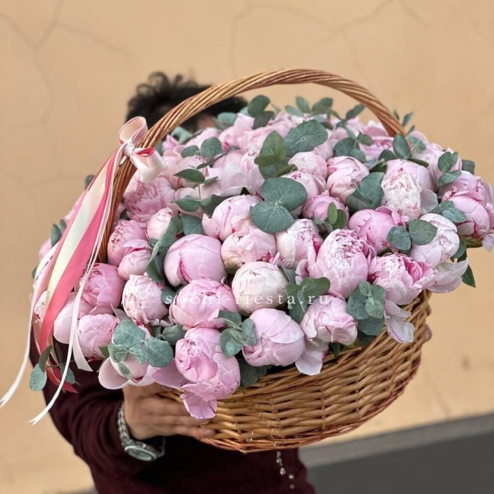 Корзина пионов "75" в Саратове