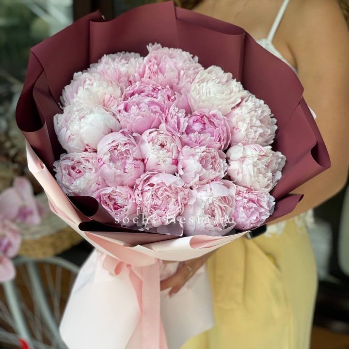 Букет 17 зефирных пионов в Саратове