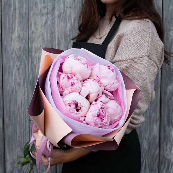 7 зефирных пионов в оформлении в Саратове