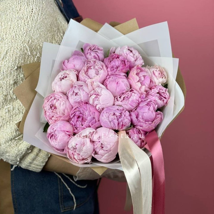 Букет из 21 пионов в Саратове