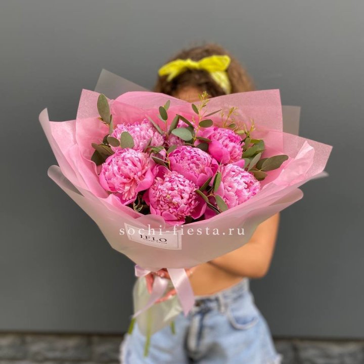 7 ярких пионов в оформлении в Саратове