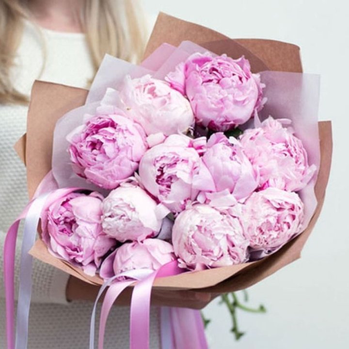 11 нежных пионов в Саратове