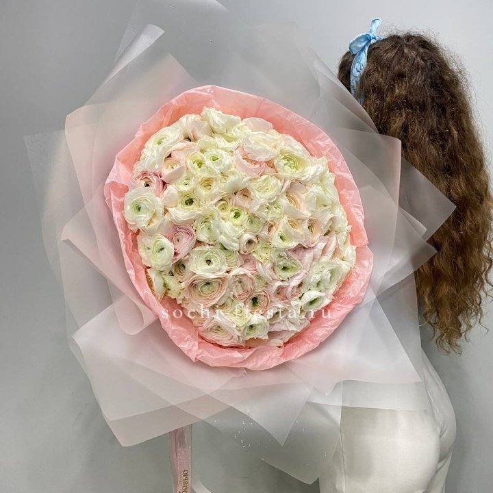 113 ранункулюсов  в Саратове