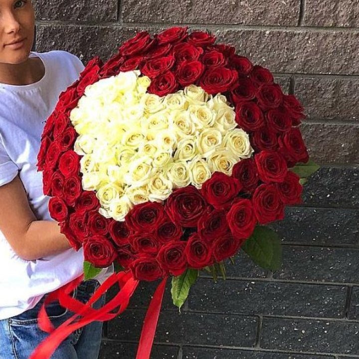 101 роза "Сердце" в Саратове
