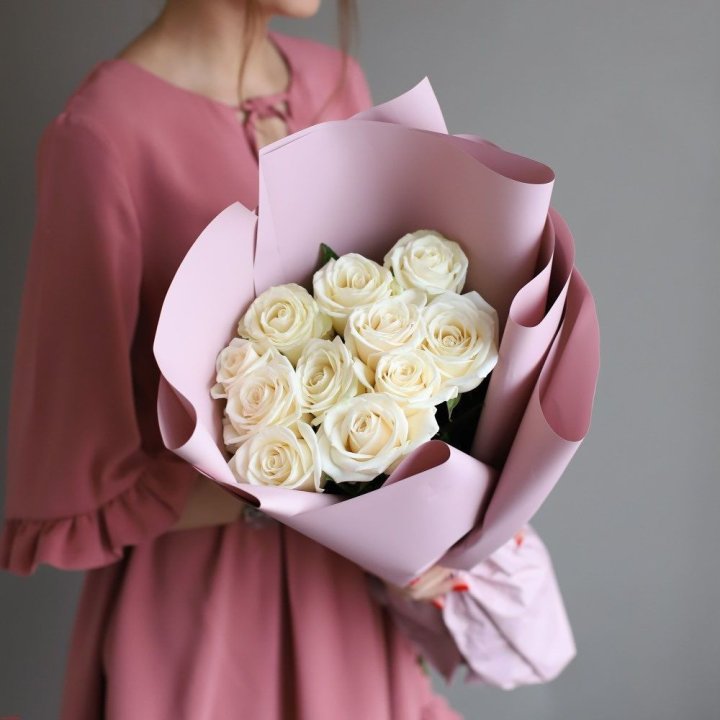 11 белых роз в Саратове