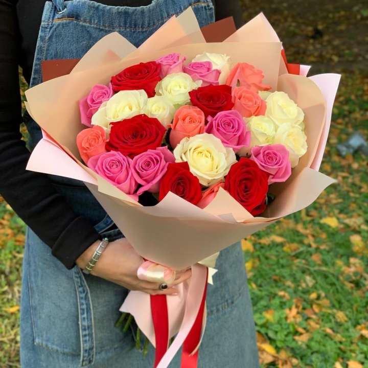 25 роз "Карусель" в Саратове