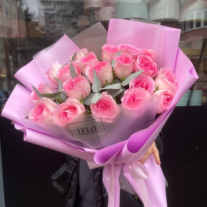  19 розовых роз в Саратове
