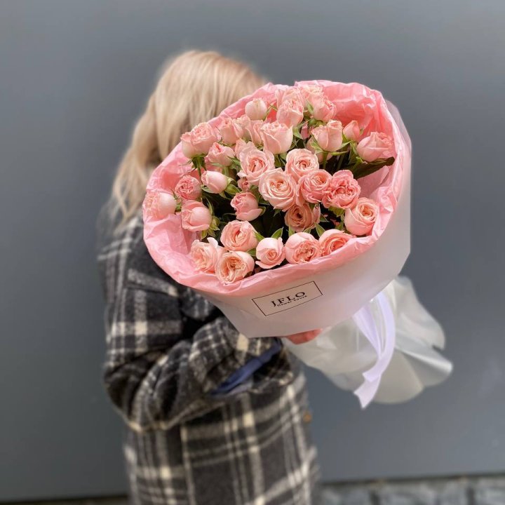 11 роз бомбастик в Саратове