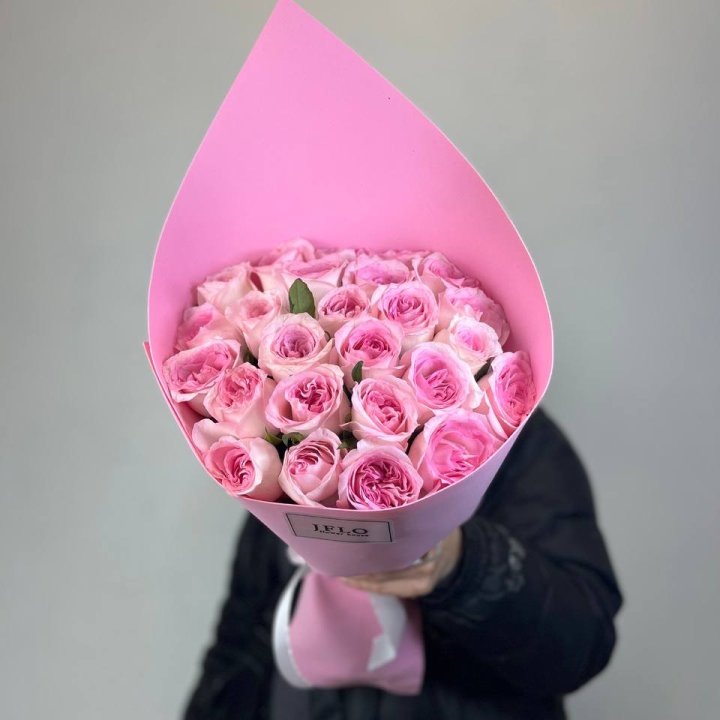 25 нежных роз в Саратове