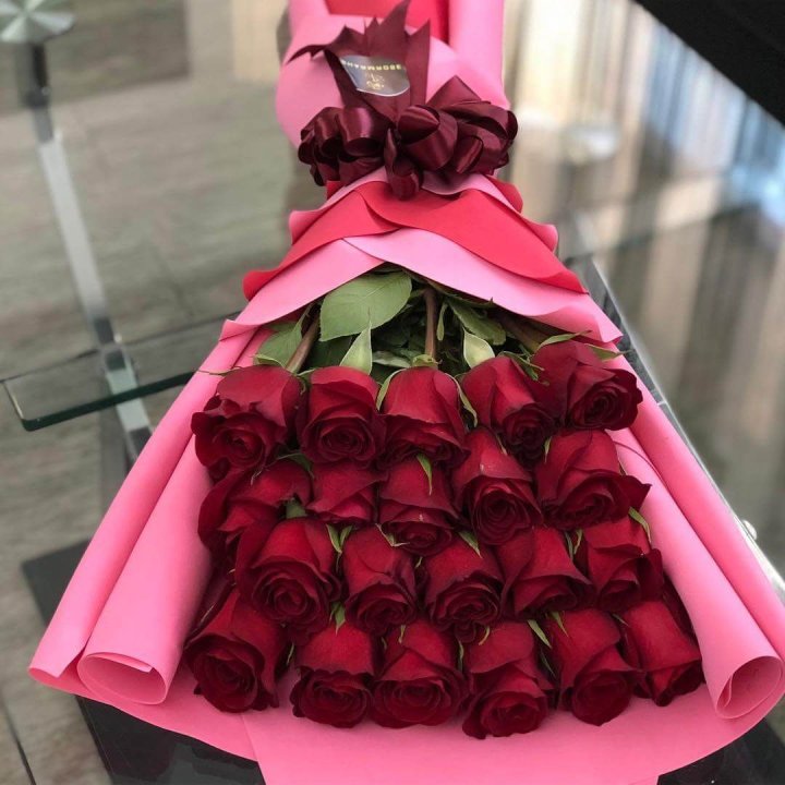 21 красная роза "Элеганс" в Саратове
