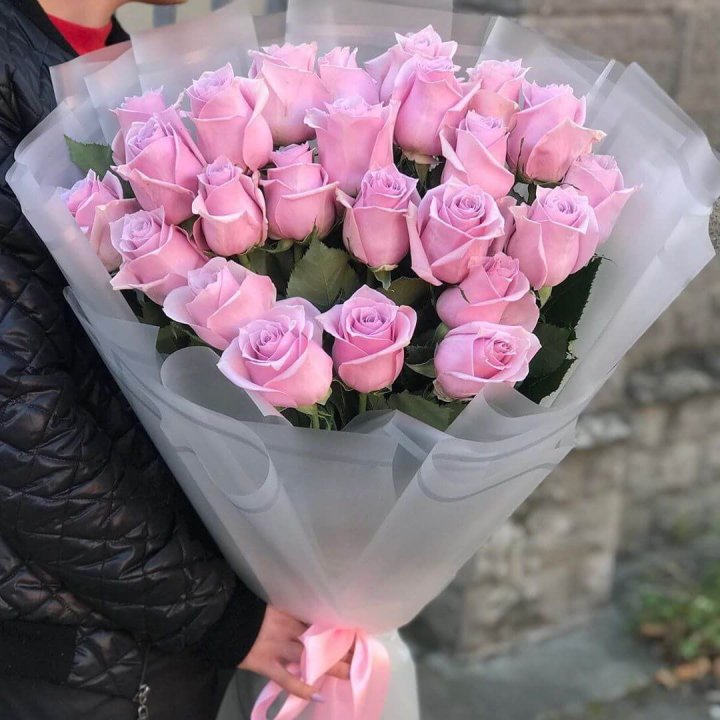 25 высоких розовых роз в Саратове