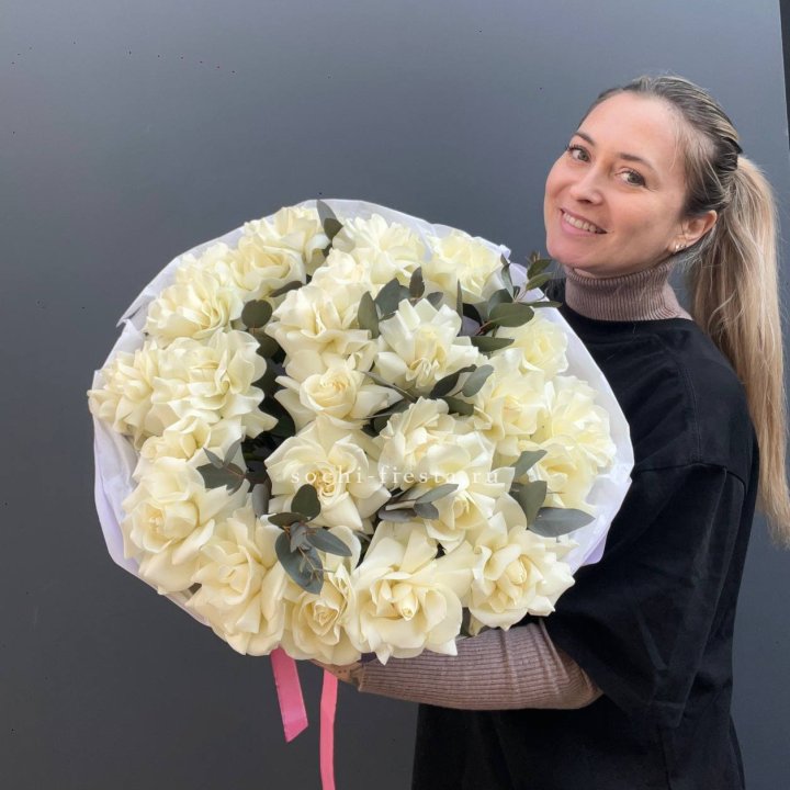 25 Белых французских роз Вайт найс в Саратове