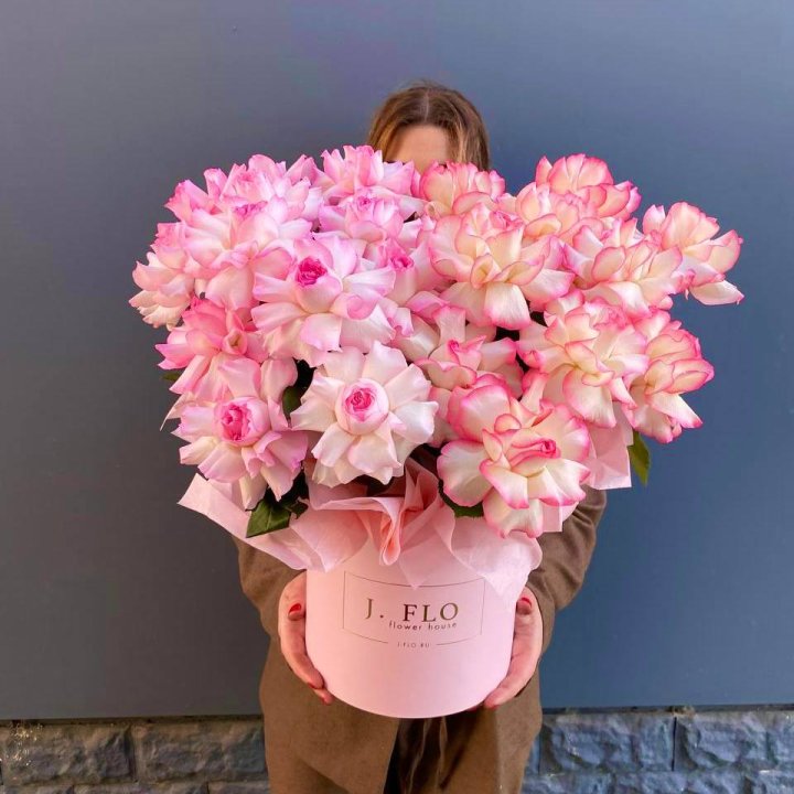 25 Французских роз микс в боксе в Саратове