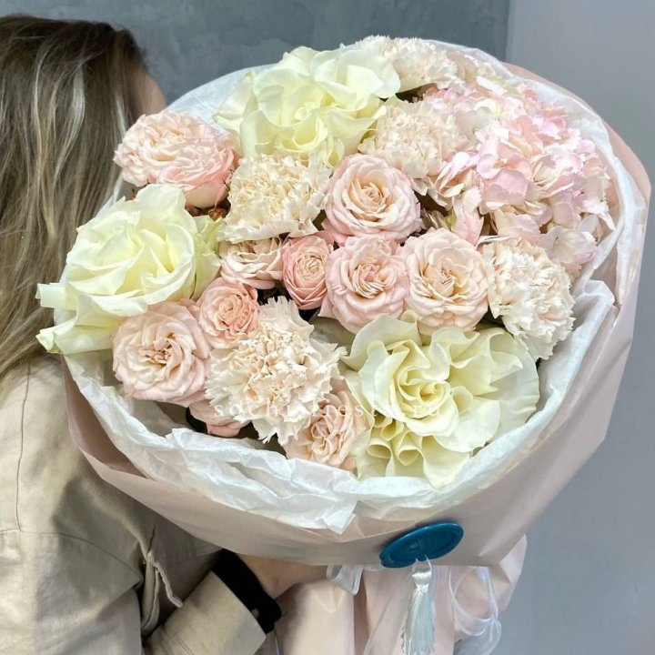 Дизайнерский букет "Джентел" в Саратове