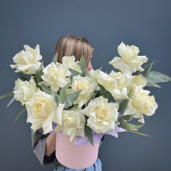 15 Французских роз в боксе в Саратове