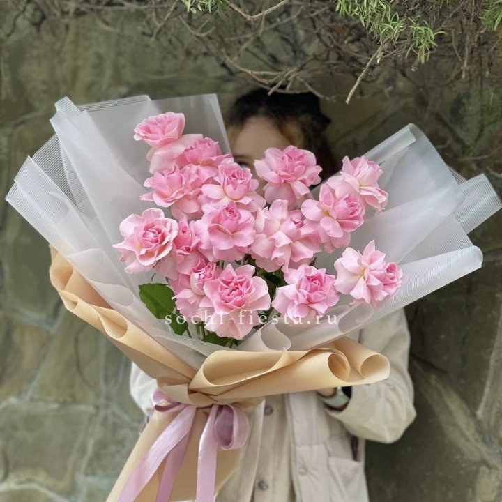 Букет из 15 французских роз Пинк дрим в Саратове