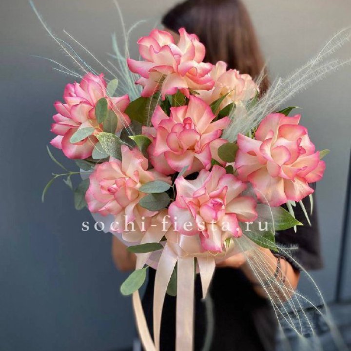 9 Французских роз Джумилия в боксе в Саратове