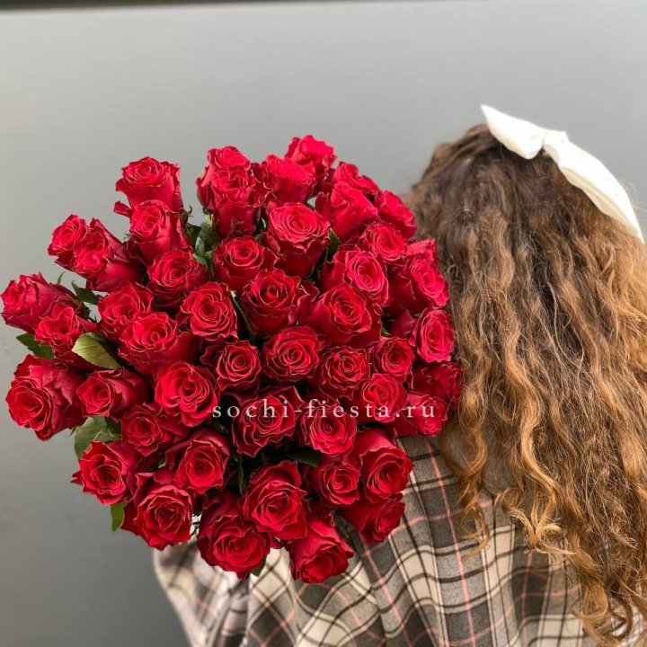 51 красная роза в Саратове