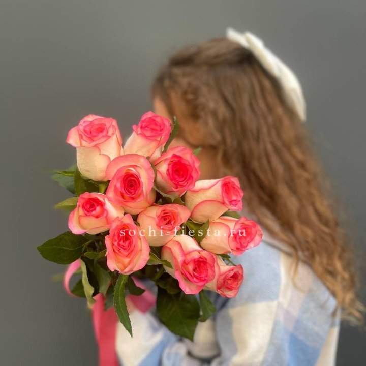 11 роз "Джумилия" в Саратове