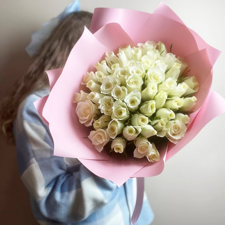 Букет из 51 белой розы (Кения) в Саратове