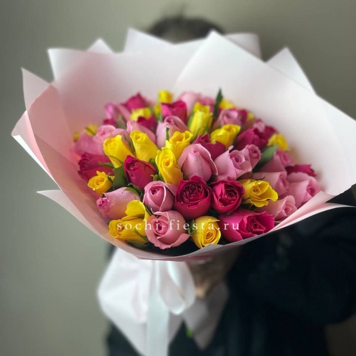 Букет из 51 розы Микс (Кения) в Саратове