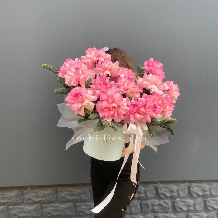 Бокс из 15 французских роз в Саратове