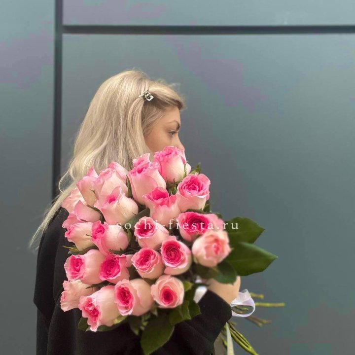  25 розовых роз в Саратове