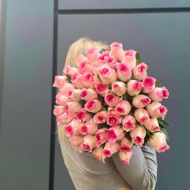 51 розовая роза в Саратове