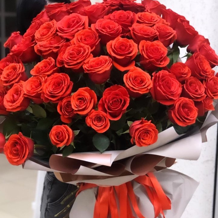 Букет высоких эквадорских роз  в Саратове