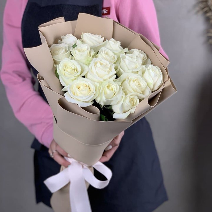 15 белых роз миракли в Саратове