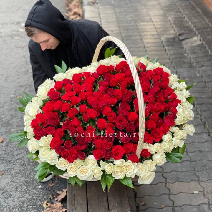 201  роза в корзине   в Саратове