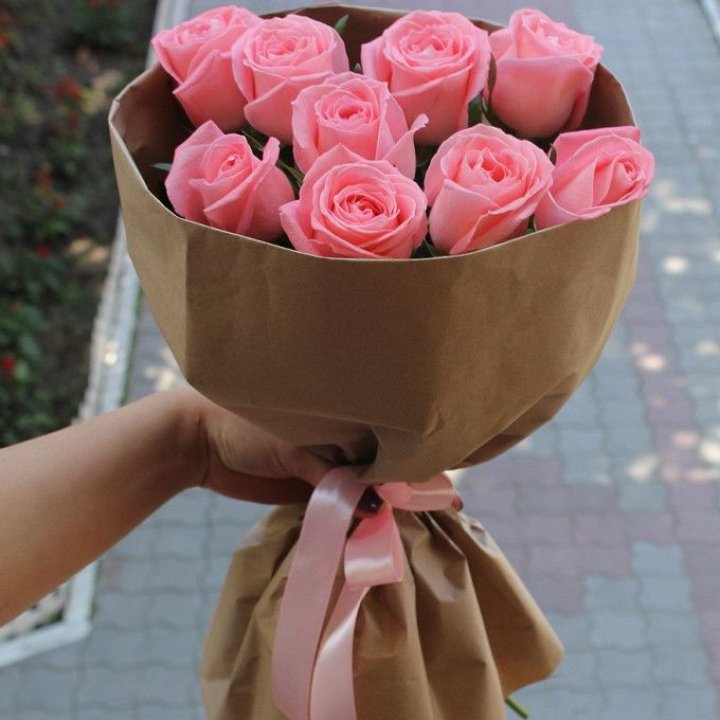 9 розовых роз в Саратове