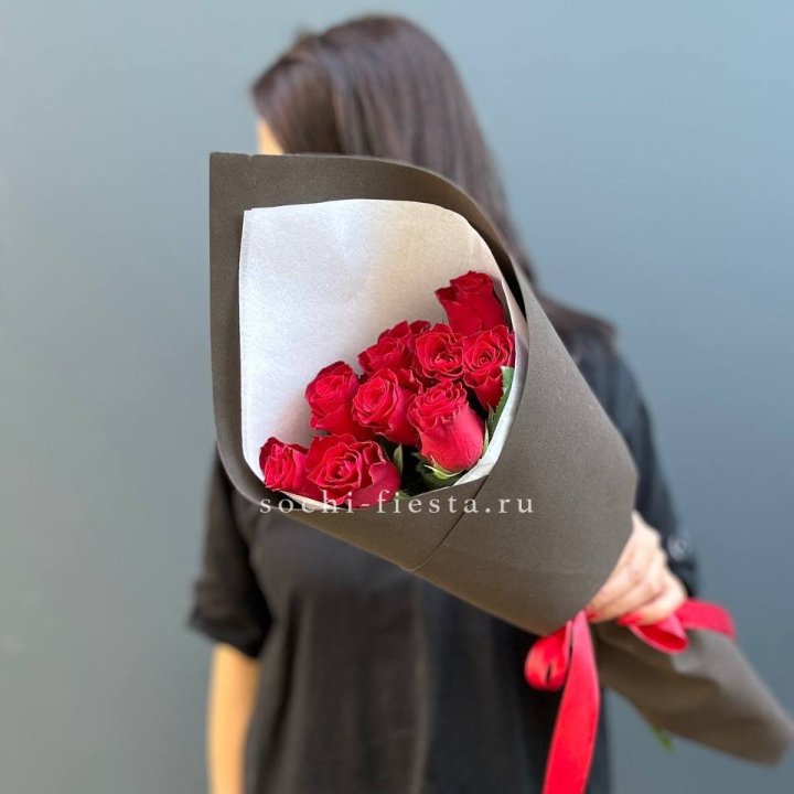 9 красных роз в фоамиране в Саратове