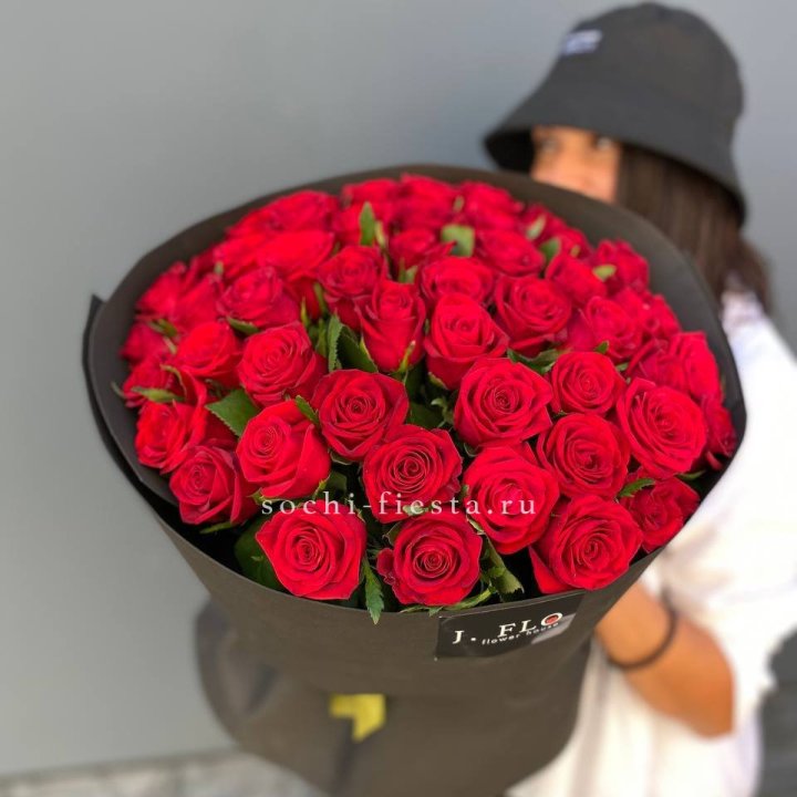 51 роза "Блек" в Саратове