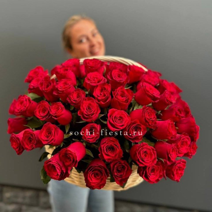 101 красная роза в корзине   в Саратове